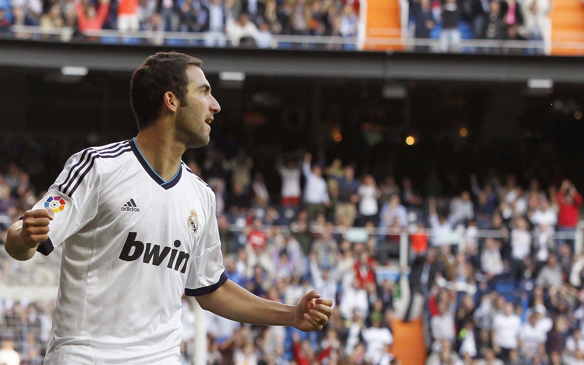 公牛主场取胜,德罗赞关键时刻再度发威,公牛德罗赞交易